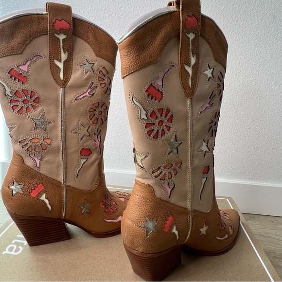 Dolce Vita Shoes - NWT Dolce Vita Lassie Western Boots Tan Floral Cutout Star Festival Size 7.5